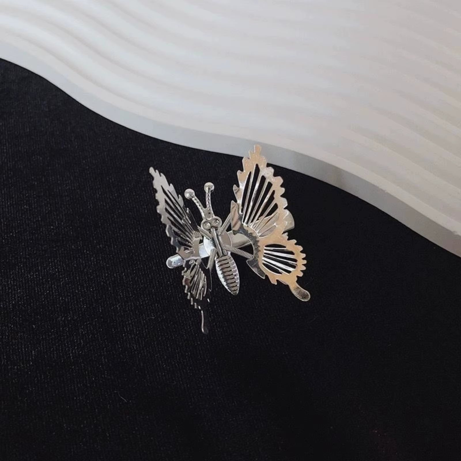 5Pcs Gold Butterfly Hair Clips, Hollow - Out Metal Hair Accessories, Perfect for Braids & Stylish Hairstyles