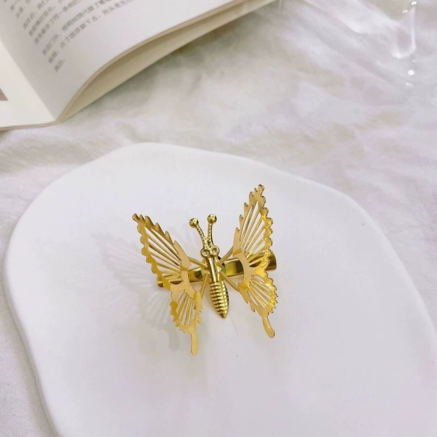 5Pcs Gold Butterfly Hair Clips, Hollow - Out Metal Hair Accessories, Perfect for Braids & Stylish Hairstyles